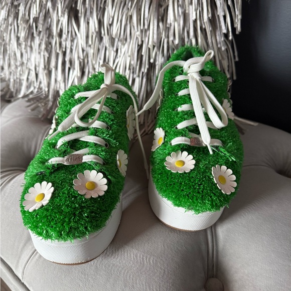 Dolls Kill Grass Green Daisy Sneakers - Picture 2 of 6